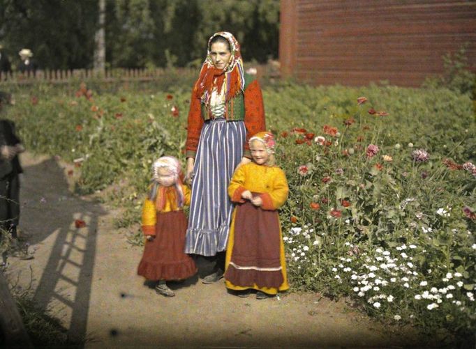 Autochrom  byl raný proces barevné fotografie patentovaný roku 1903 bratry Lumièrovými a komerčně vyráběný v letech 1907 až 1935.