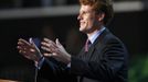 Joe Kennedy III waves during his address at the Democratic National Convention in Charlotte, North Carolina, September 4, 2012. REUTERS/Jessica Rinaldi (UNITED STATES - Tags: POLITICS ELECTIONS) Published: Zář. 5, 2012, 12:44 dop.