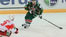 Ruský hokejista Alexej Morozov z Ak Barsu Kazaň v utkání KHL 2011/12 proti Spartaku Moskva.