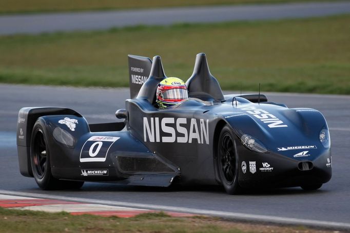 Mimo soutěž bude po okruhu v Le Mans prototyp Nissan Deltawing. Tříkolka má oproti ostatním speciálům poloviční spotřebu.