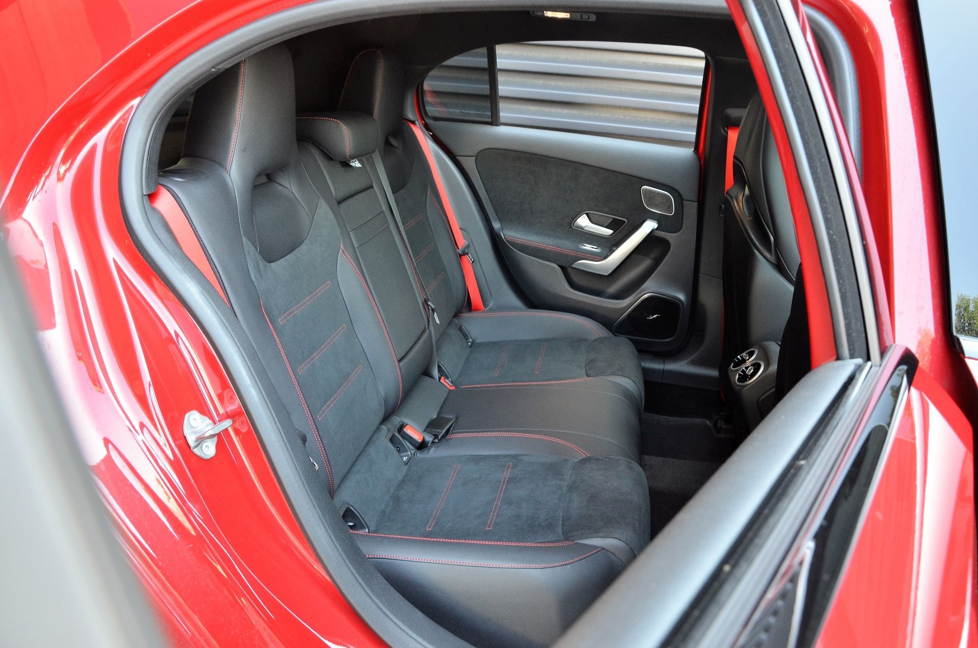 Mercedes- AMG A 45 S (2019 2020)