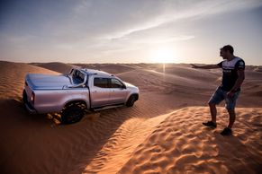 Výlet na Saharu je dobrodružství, které není pro každého. S Mercedesem X na poušti