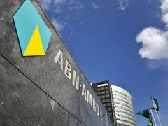 Britská banka Barclays zřejmě převezme svého rivala z Nizozemí ABN Amro. Tomu totiž hrozí nepřátelské převzetí, Barclays ho tedy "zachrání".