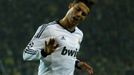 Fotbalista Realu Madrid Cristiano Ronaldo slaví gól v utkání proti Borussii Dortmund během základních skupin Ligy mistrů 2012/13.