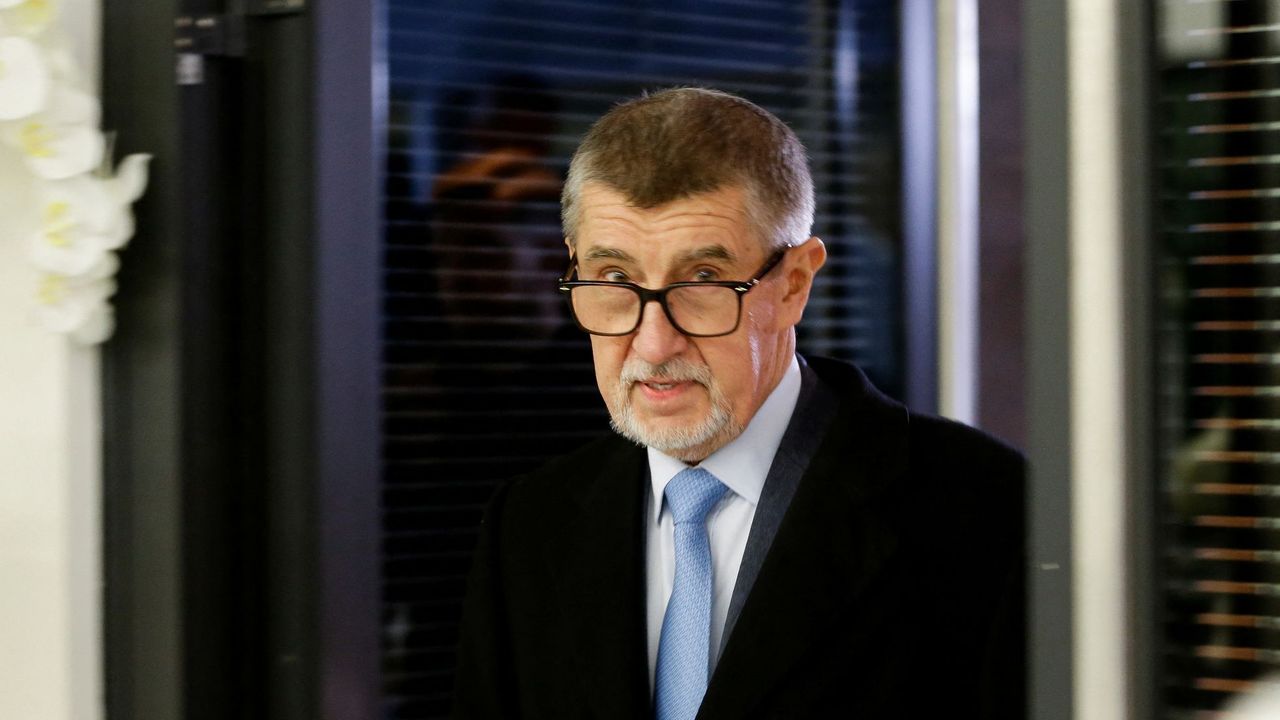 Babiš vsadil na všeluxující taktiku. Potřebuje, aby lidé co nejméně přemýšleli