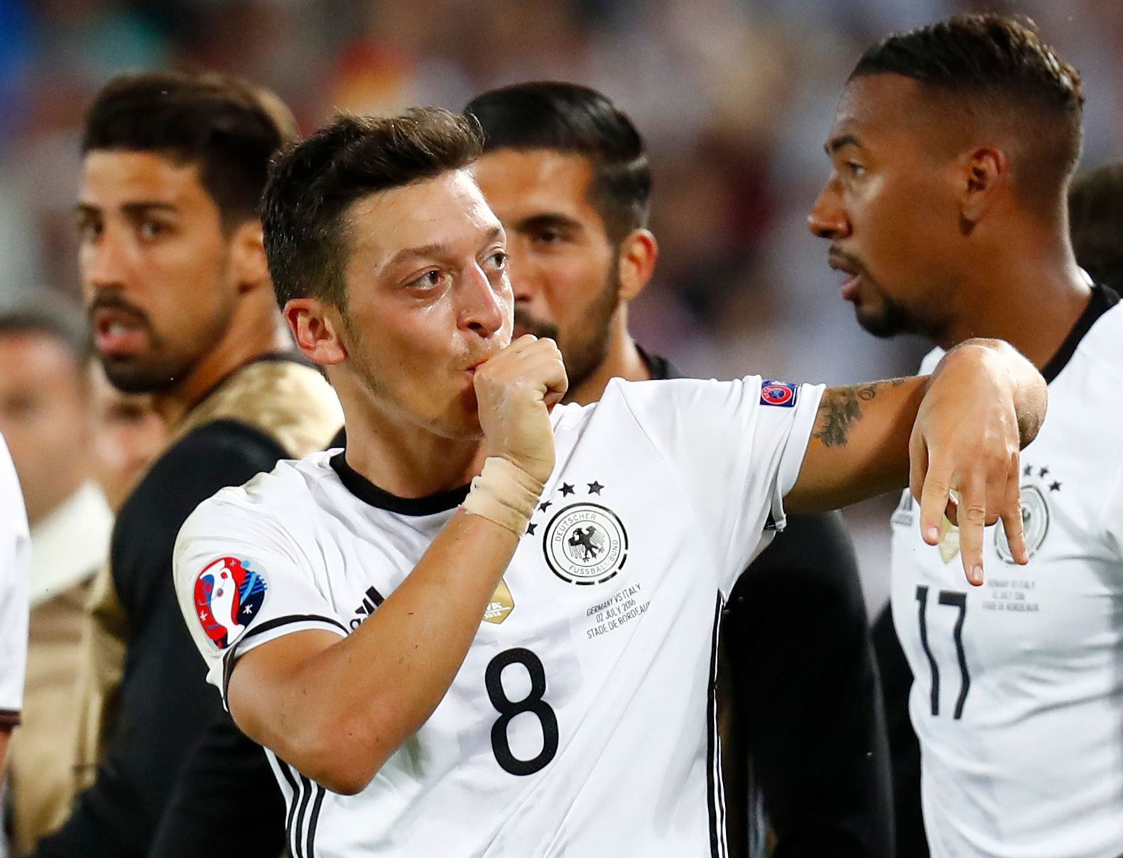 Euro 2016, Německo-Itálie: Mesut Özil slaví gól na 1:0