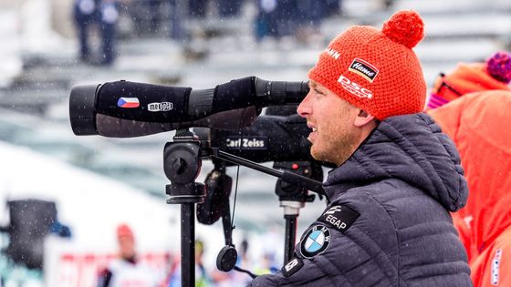 Prohlédněte si fotografie z dnešních stíhacích závodů na MS v Oslu, v němž biatlonisty vítr pořádně potrápil na střelnici.