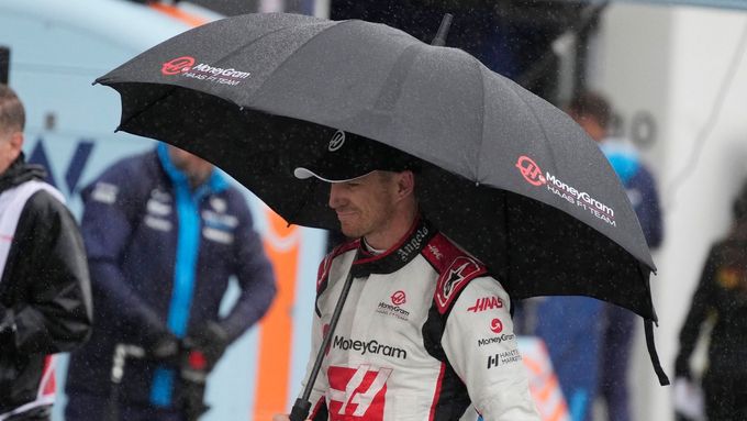 Pilot Haasu Nico Hülkenberg po kvalifikaci na VC Kanady F1 2023