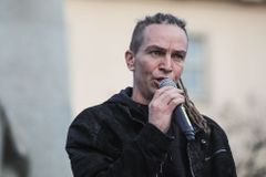 S Babišem jsem na pivo nechodil. Kdybych byl brzda, skončím, tvrdí šéf Pirátů Bartoš