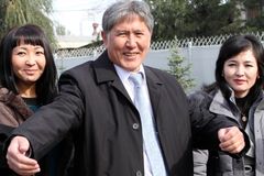 Kyrgyzové vyslovili souhlas se změnami ústavy. Premiér bude mít silnější pozici