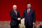 Putin a Si Ťin-pching se podle Kremlu shodli, že jednání o míru nemá bez Ruska smysl