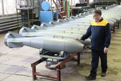 Ruská výroba munice překonává nejčernější scénáře Západu. Pouze jedna věc mírní obavy