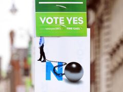 Fiskální pakt prošel složitou vyjednávací procedurou, v Irsku dokonce referendem. Jeho otevírání - třeba kvůli větě o odstoupení od smlouvy - by mohlo pro řadu zemí znamenat potíže.