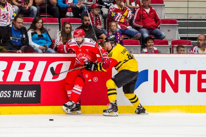 Třinec porazil doma KalPu Kuopio 6:0 a v hokejové lize mistrů postupuje - Jakub Klepiš