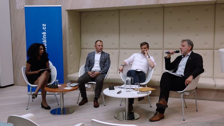 Je Green Deal ideologie nebo fyzika? Kandidáti do europarlamentu debatovali o klimatu