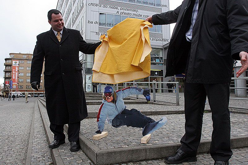 Klausova jezdecká socha odhalena