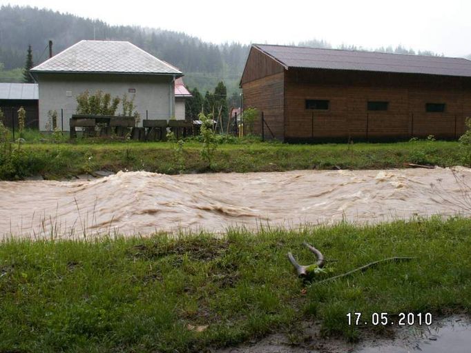 Obec Bystřička na Vsetínsku, dnes ráno.