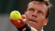 Tomáš Berdych po hladkém úvodu porazil Němce Jana-Lennarda Struffa po setech 6:1, 6:1, 4:6 a 6:4.