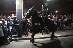 Při protestu proti brutalitě bylo v Izraeli zraněno 68 lidí