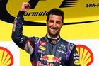 Válka v Ardenách: Mercedesy se praly, smál se Ricciardo