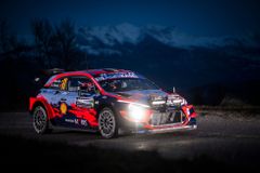Neuville ukončil Ogierovo panování v Rallye Monte Carlo
