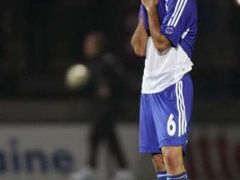 Hamit Altintop ze Schalke 04 po vypadnutí z Poháru UEFA s francouzským AS Nancy.