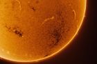 Na Slunci se něco děje. Záhadné skvrny mohou uvrhnout Zemi do technologického chaosu