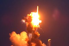 Americká raketa Antares explodovala chvíli po startu k ISS