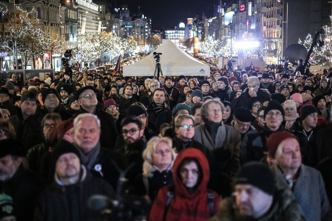 Uctění Jana Palacha na Václavském náměstí.