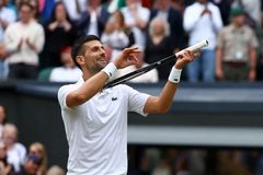 Djokovič je podesáté ve finále Wimbledonu. Zkusí oplatit porážku Alcarazovi