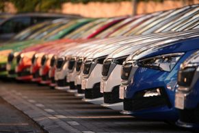 Nejhorší březen od roku 2013. Prodeje nových aut v Česku klesly o 36,3 procenta