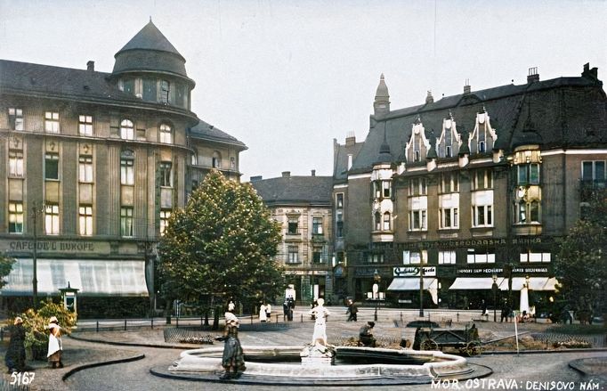 Denisovo náměstí. Moravská Ostrava. Nedatovaný snímek