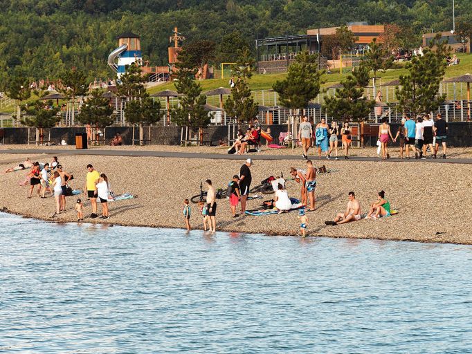 Jezero Most. Rekreační zóna, která vznikla na místě bývalého hnědouhelného dolu