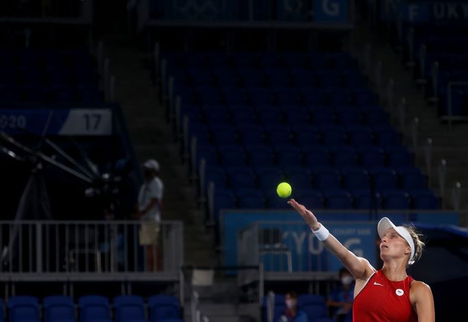 Markéta Vondroušová ve finále OH 2020 proti Belindě Bencicové