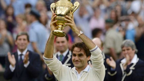 Podívejte se na čísla z tenisového Wimbledonu. Víte například, kolik lahví šampaňského, míčů nebo jahod padne na jeden turnaj?