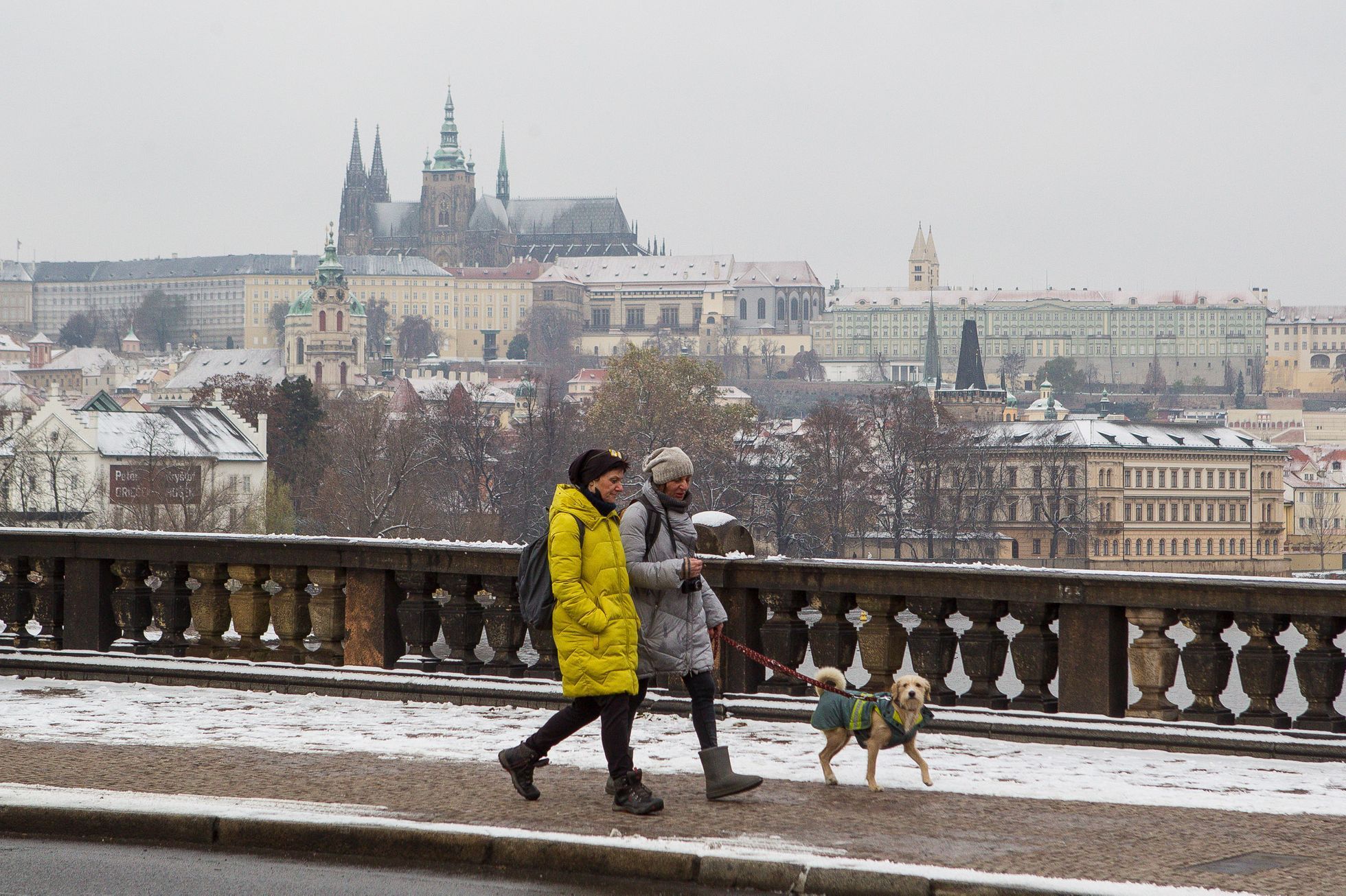 Ilustrační foto - zima, sníh, počasí, podzim, Praha, Pražský hrad