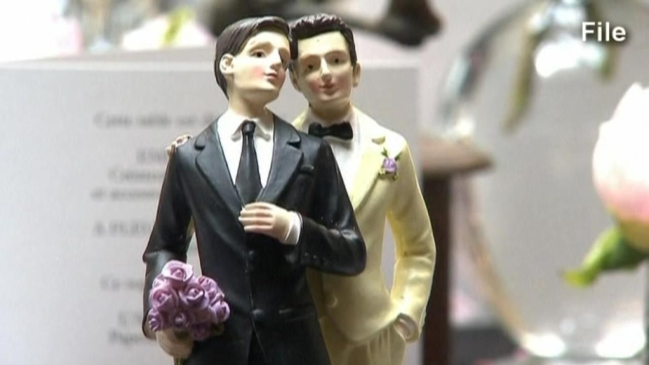 Ve Francii si poprvé řekli "ano" homosexuálové
