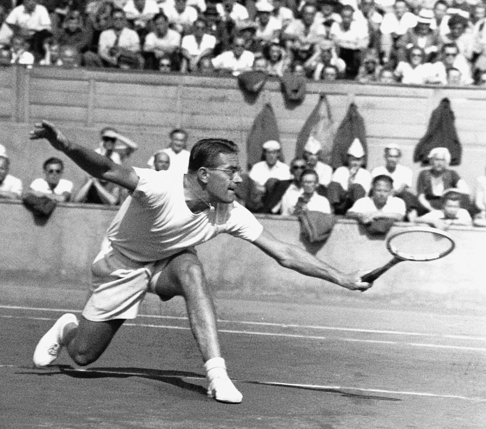 Jednorázové užití / Fotogalerie / Před 100 lety se narodil československý tenista Jaroslav Drobný