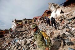 Zemětřesení v Mexiku má 95 obětí, nejvíce zasažený stát Oaxaca zrušil oslavy dne nezávislosti
