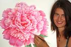 Umělkyně Pavlína Kourková ráda maluje zejména členité květy.