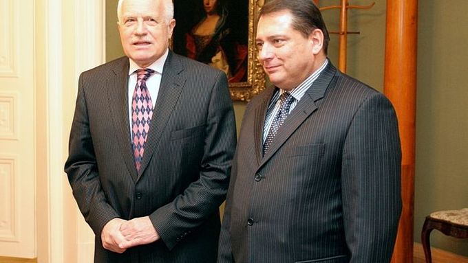 Jiří Paroubek s prezidentem, když před deseti dny probírali případný třetí pokus sestavit vládu.