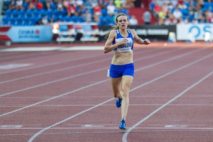 4:09,18. Simona Vrzalová si zaběhla na Zlaté tretře nový osobní rekord na 1 500 metrech. Limit pro MS visí o necelé dvě sekundy níže.