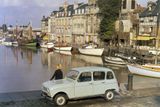 V srpnu 1961 začala francouzská automobilka Renault vyrábět nový osobní automobil, který se výrazně lišil od všeho, co dosud nabízela.