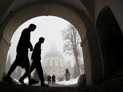 Pohled do průčelí kláštera v bavorském Ettalu. Také zdejší kněží jsou podezřelí ze zneužívání dětí.