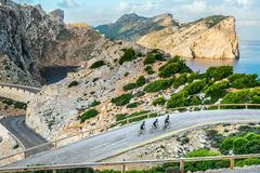 Cyklodovolená není jen pro fanoušky závodů Tour de France. Užijte si sport i pohodlí