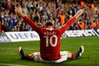Manchester vyhrál na Chelsea, Čecha překonal Rooney