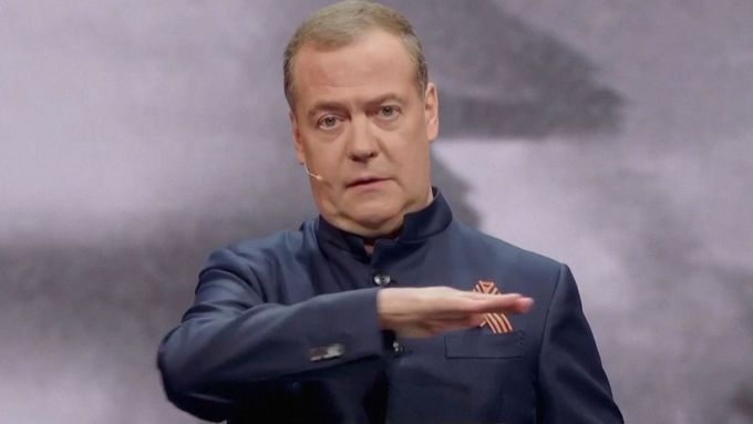 „Jste naším cílem.“ Medveděv vyhrožuje evropským zemím preventivním útokem.