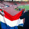 Nizozemská štafeta na 4x400 metrů běží na prázdném stadionu