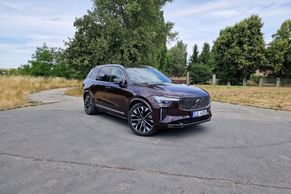 Miláček Čechů utekl hrobníkovi z lopaty. Nečekaně úspěšné Volvo XC90 pod drobnohledem