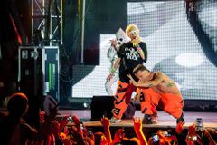 Recenze: Jihoafrická show raperů Die Antwoord už prošla normalizací. Ale stejně nic podobného není
